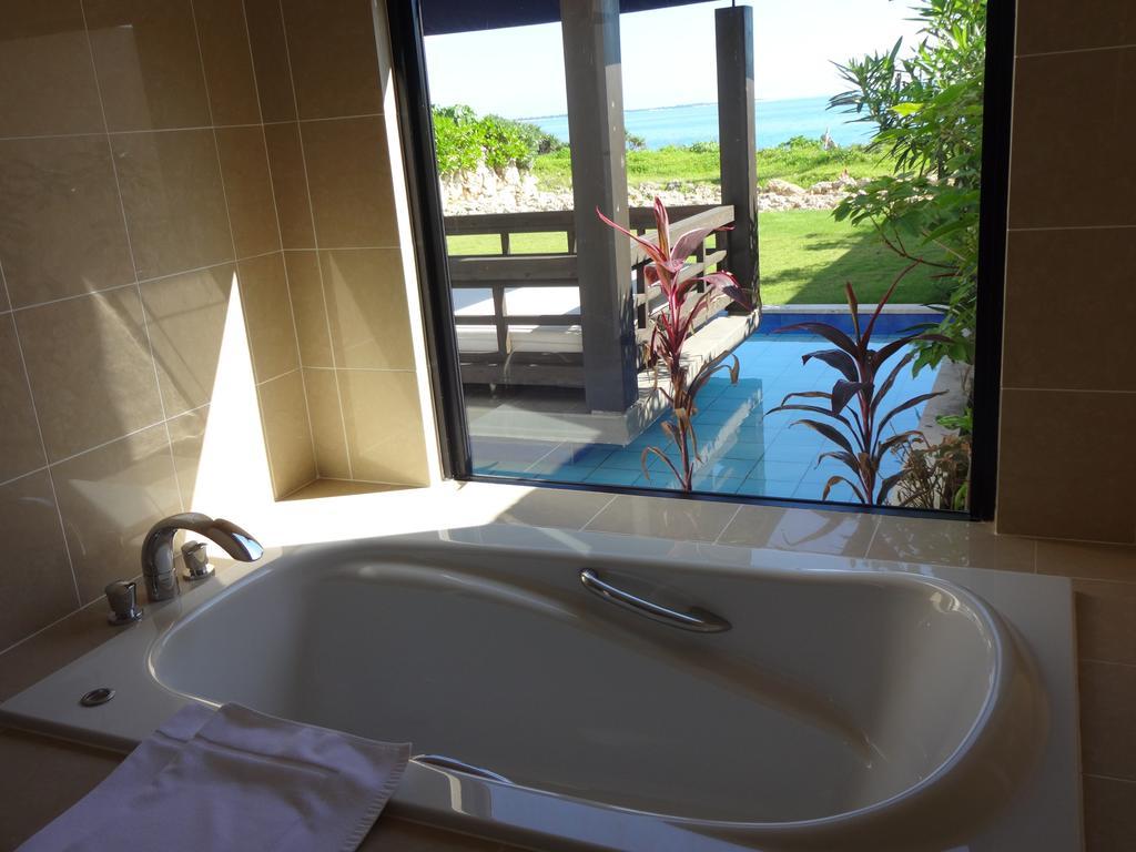 Konpeki The Villa All Suite Miyakojima  Exterior foto